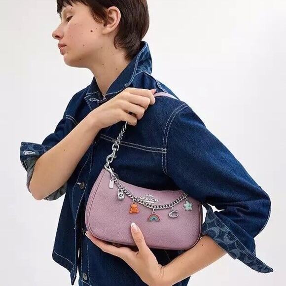 NEW Limited Coach Motif Extension Swagger Chain with Charms CW663 - Picture 2 of 2